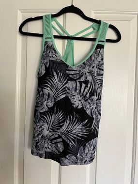 ZeroXposur Black Tank with Mint Green Trim and Leaf Print